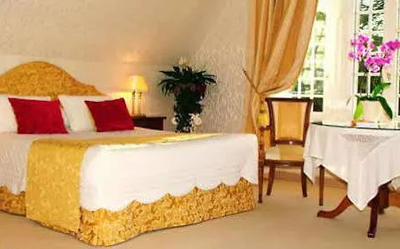 Hotell Manoir De Kertalg
